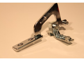 Charnière droite 05784630