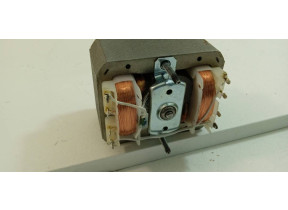 Moteur k37 013 00 he C00535433