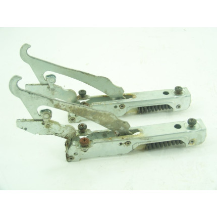 Charnière d'etagère